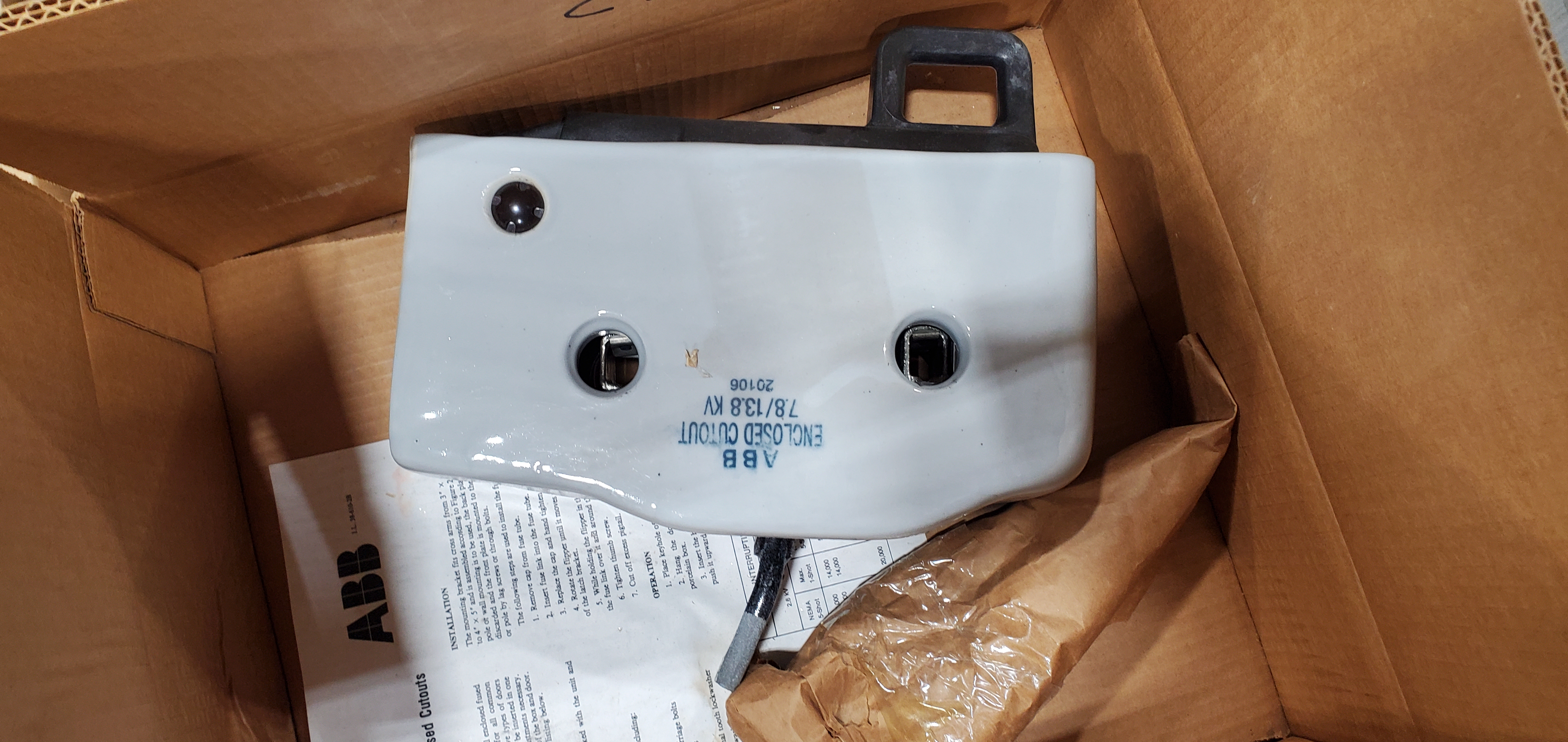 CUTOUT, ENCL HOOK STICK 5KV 100A DROP